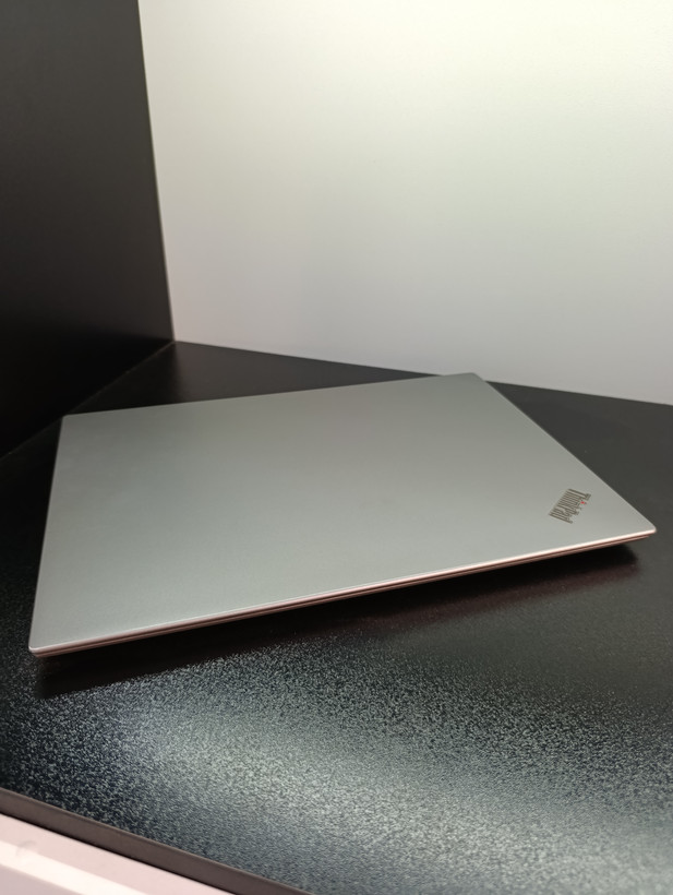 لپتاپ استوک لنوو (Lenovo) مدل ThinkPad T480s پردازنده i7-8U / رم 8GB / حافظه 256GB SSD