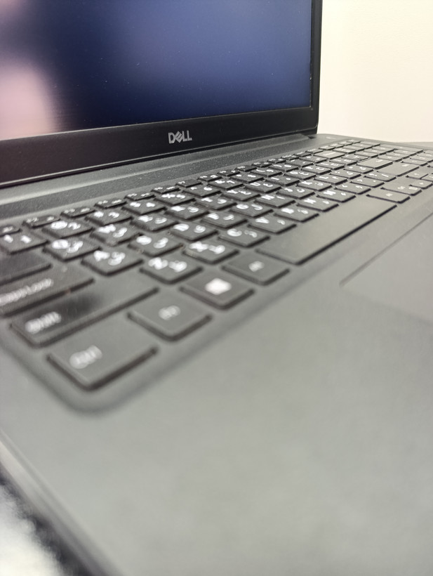 لپتاپ استوک دل (Dell) مدل Latitude 3500 پردازنده i5 نسل ۸ / رم 8GB / حافظه 256GB SSD