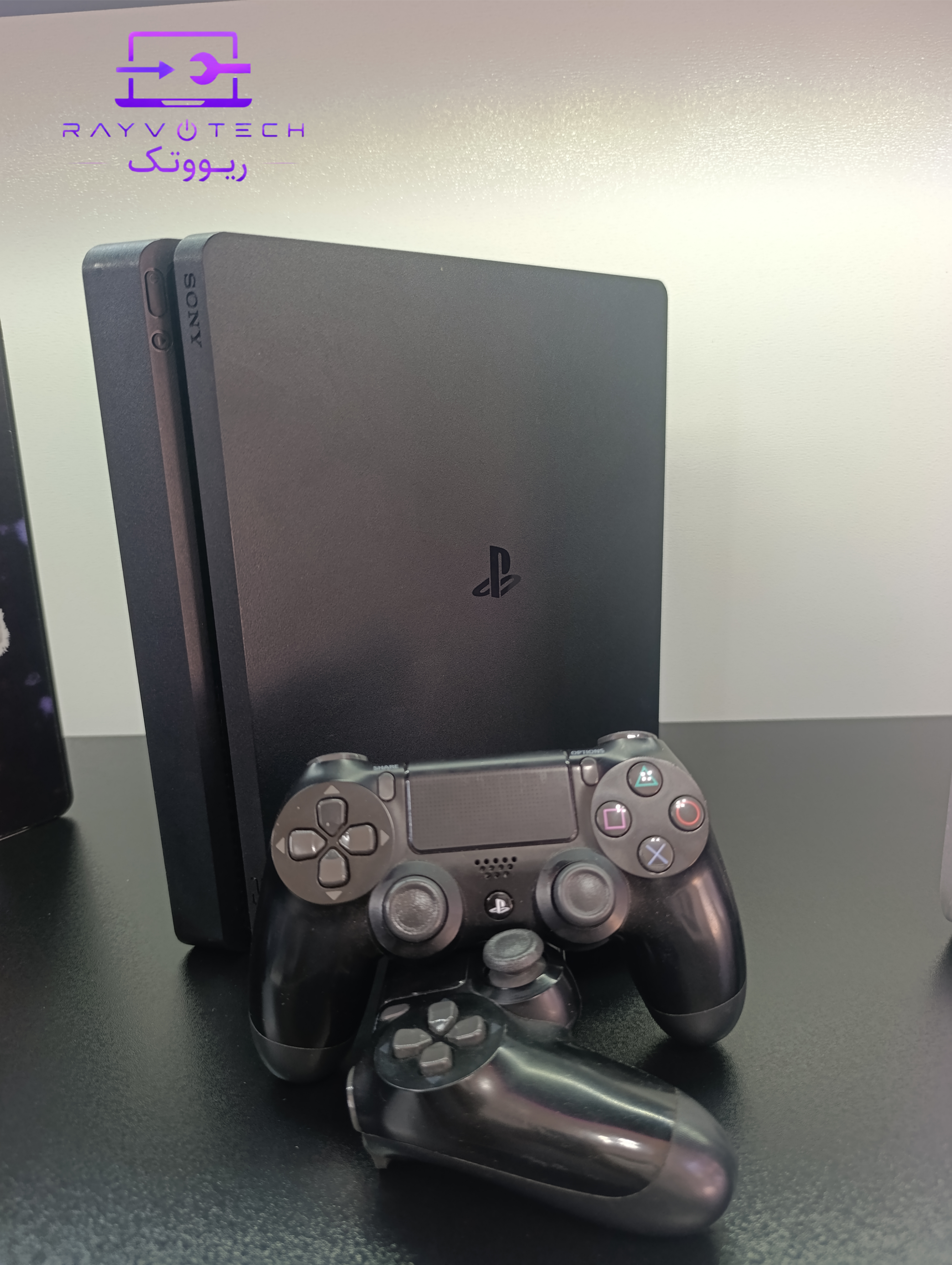 کنسول بازی پلی‌ استیشن 4 اسلیم (PS4 Slim) ظرفیت 500 گیگابایت با دو دسته اورجینال - وضعیت: کارکرده (استوک تمیز)