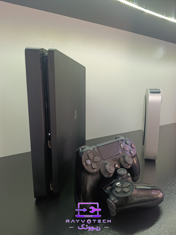 کنسول بازی پلی استیشن 4 اسلیم (PS4 Slim) ظرفیت 500 گیگابایت با دو دسته اورجینال - وضعیت: کارکرده (استوک تمیز)