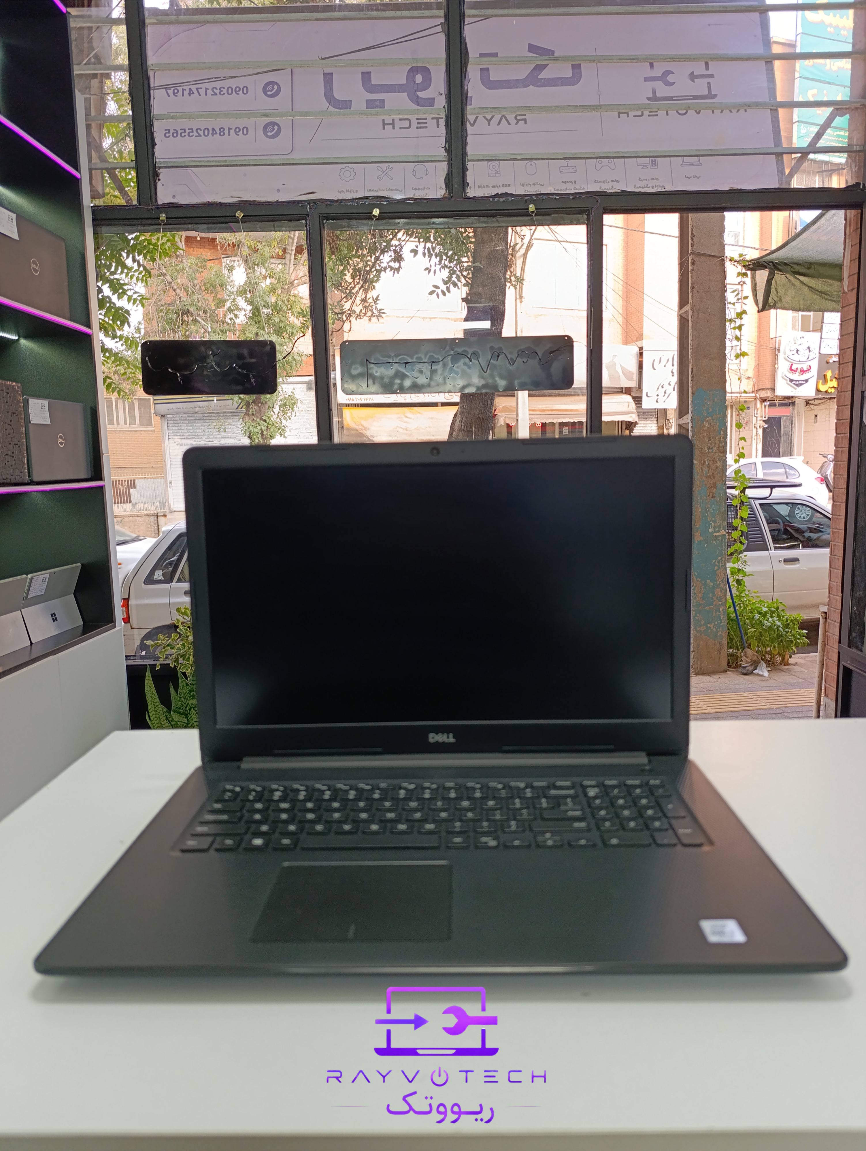 لپ‌تاپ استوک دل (Dell) مدل Inspiran 3793 / پردازنده i7 نسل 10 / رم 8GB / حافظه 256GB SSD